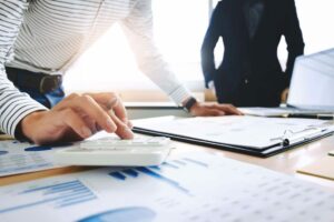 How to Become a Bookkeeper